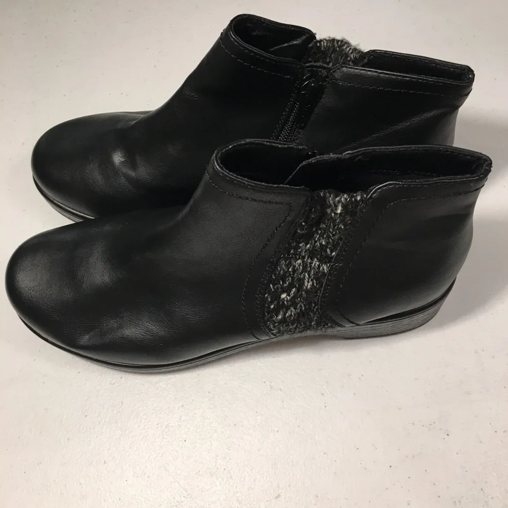 Croft&Barrow Booties Tecomfort Size 9M Black